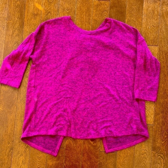 Bobeau dark pink/red heathered top with open back. Size small nwt - Picture 1 of 5